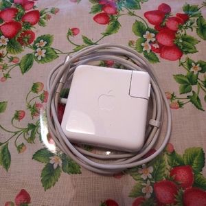 Apple 60w Magsafe charger